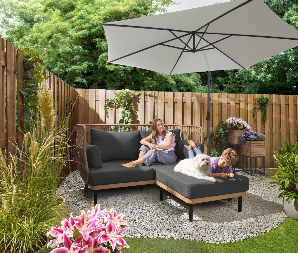 Pohodlná záhradná pohovka s vysokým operadlom