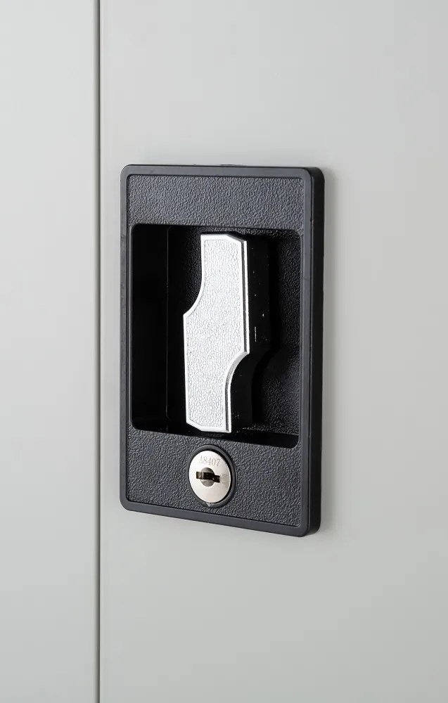 Kovová šatňová skriňa, 90 x 45 x 185 cm, cylindrický zámok, svetlo sivá