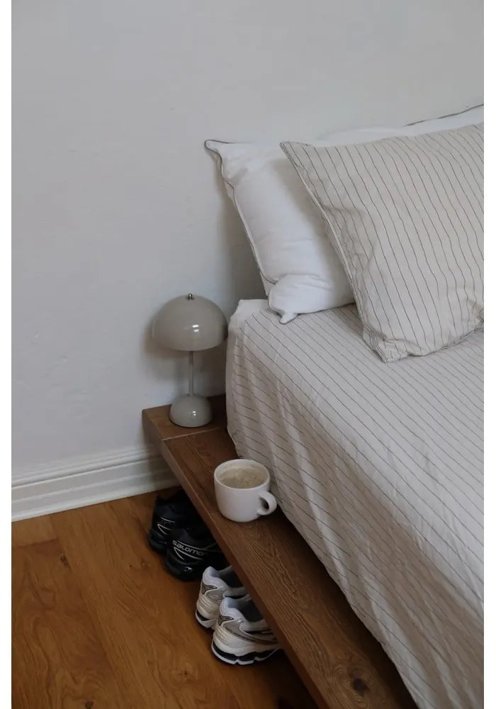 Hnedá dvojlôžková posteľ z borovicového dreva s roštom 140x200 cm Japan – Karup Design