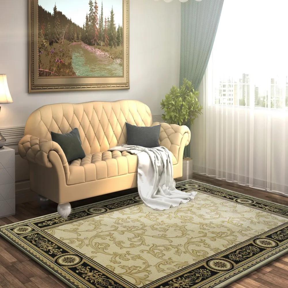 Béžový koberec s ornamentom