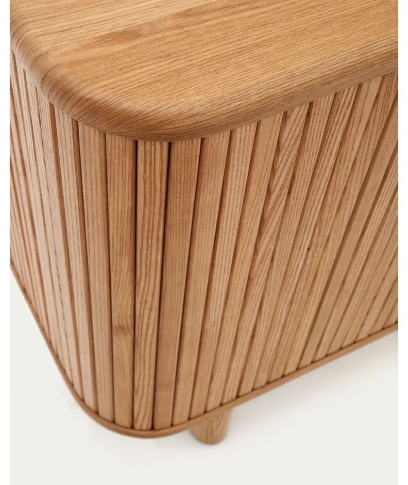 Komoda v dekore jaseňa s posuvnými dverami v prírodnej farbe 180x75,5x40 cm Mailen – Kave Home