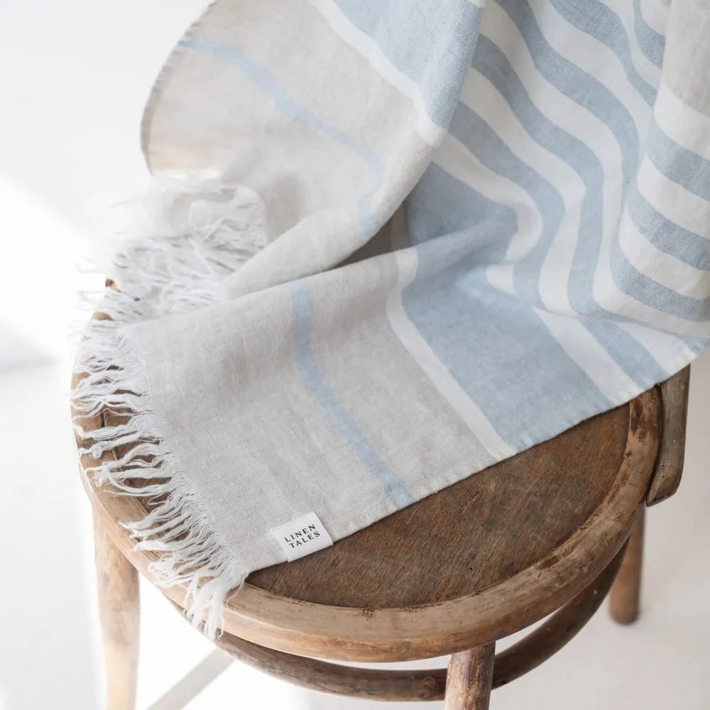 Modrá ľanová plážová osuška 85x140 cm Allure Stripe – Linen Tales