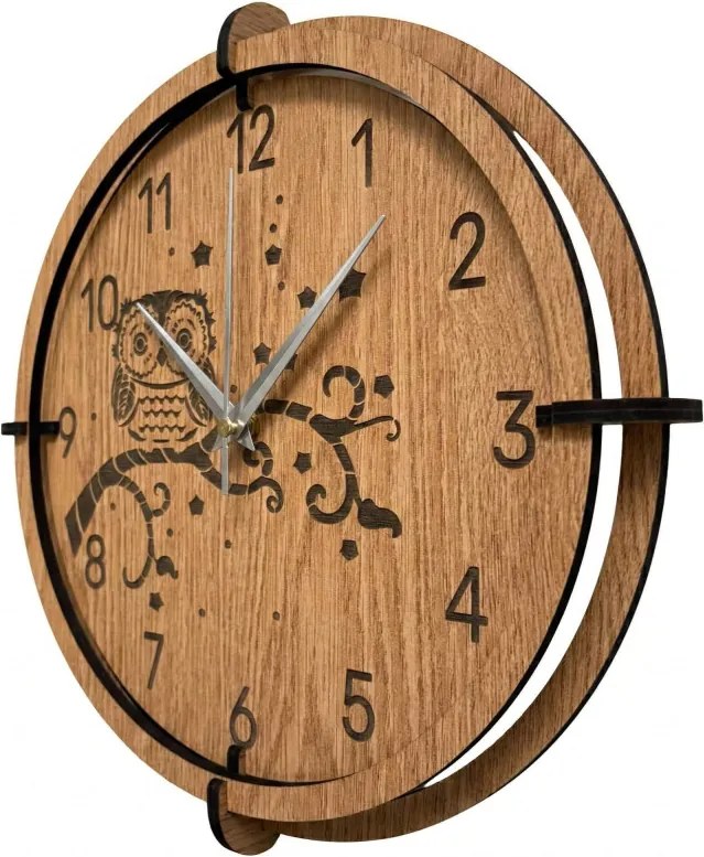 Drevené nástenné hodiny Sova na vetve – dubový dekor, tichý chod | SENTOP HDF0573-OAK