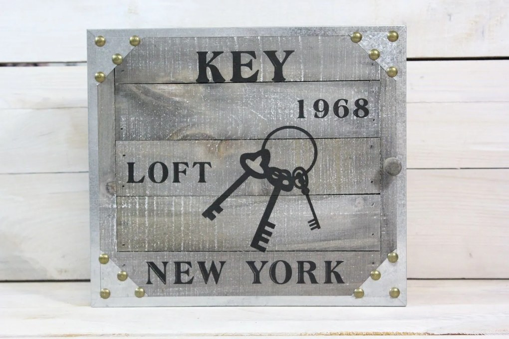 Drevená skriňka na kľúče "KEY 1968 LOFT NEW YORK" (25x22x5,5 cm)