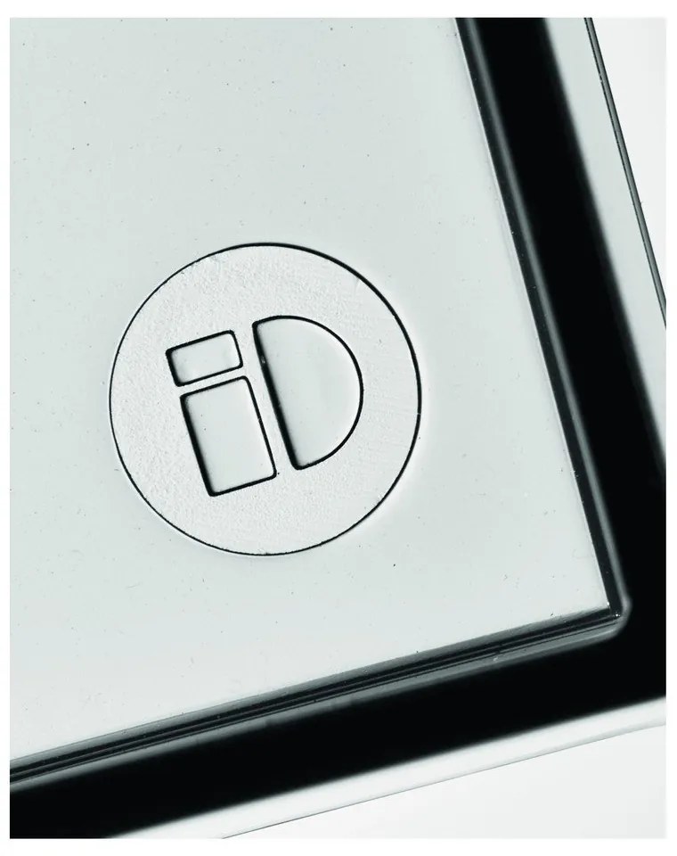 Matne čierny kúpeľňový organizér na kozmetiku z recyklovaného plastu Nail Station - iDesign