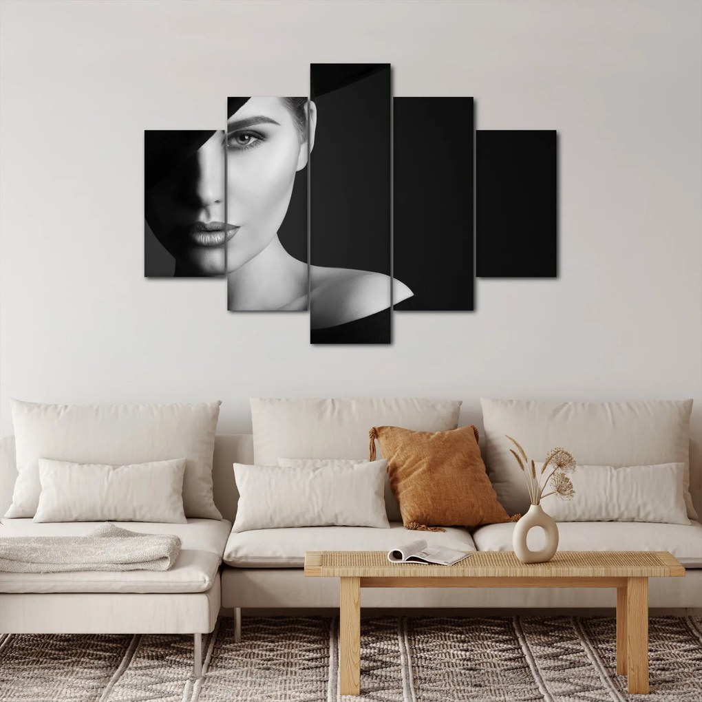 Obraz - Čiernobiely portrét ženy v klobúku (150x105 cm)
