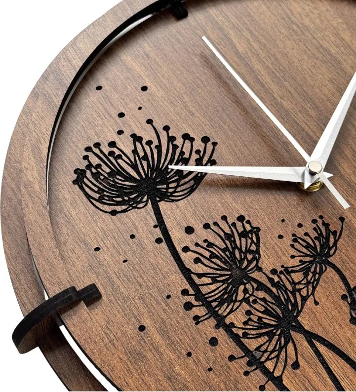 Drevené hodiny Wenge s čiernym kvetinovým motívom | SENTOP HDF0586-ORECH-WENGE