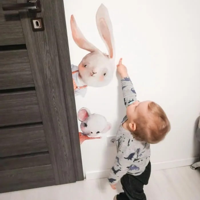 Nálepky na steny do detskej izby - Akvarelové zvieratká okolo dverí