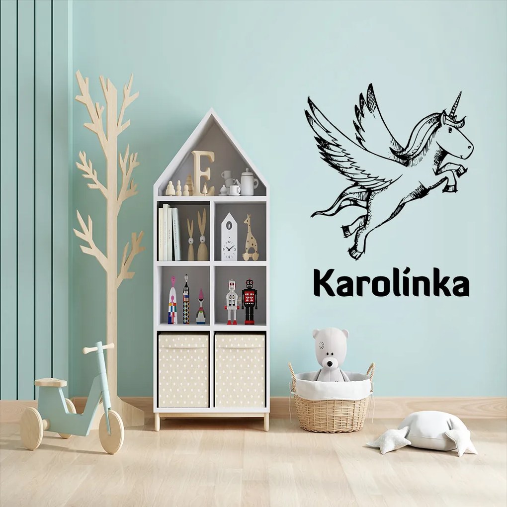 Veselá Stena Samolepka Jednorožec s menom Farba: fialová, Veľkosť: 60 x 47 cm