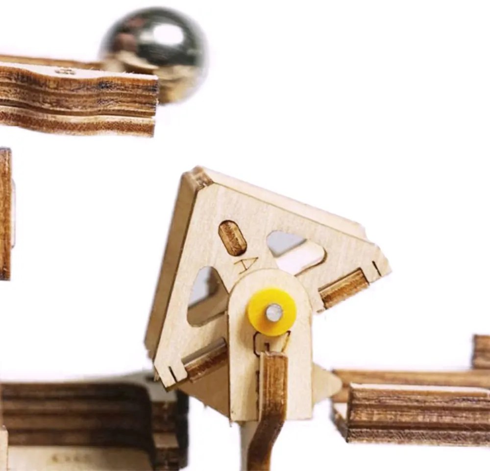 Robotime 3D drevené mechanické puzzle Kuličková dráha Marble Parkour 254 ks