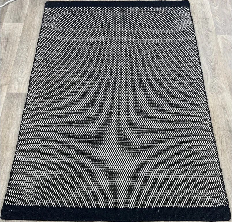 TA Koberec WLC104 ČIERNE LONI Rozmer: 140x200 cm