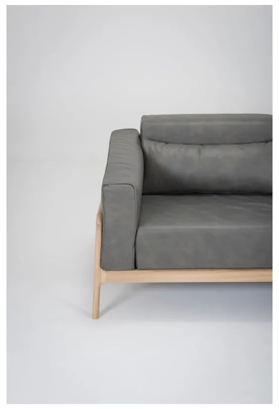 Tmavosivá pohovka s konštrukciou z masívneho dubového dreva Gazzda Fawn,180 cm