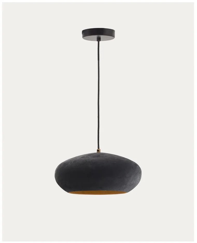 Čierne závesné svietidlo s kovovým tienidlom ø 30 cm Inda – Kave Home