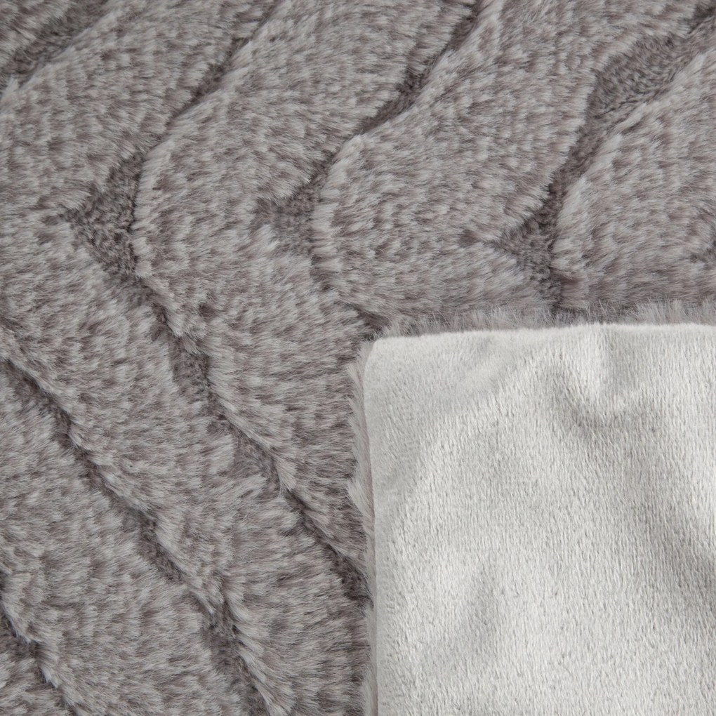 CHLPATÁ DEKA KATE 150X200 CM STRIEBORNÁ