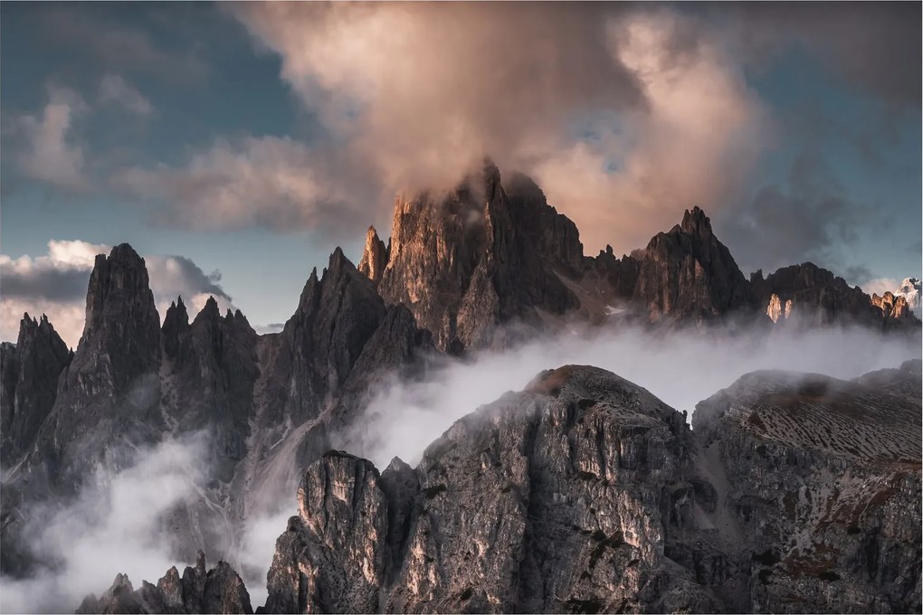 Obraz - Talianske dolomity schované v hmle (90x60 cm)