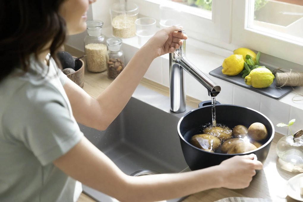 Hansgrohe Zesis M33, drezová batéria 160, s výsuvnou spŕškou, sBox lite, chrómová, HAN-74804000