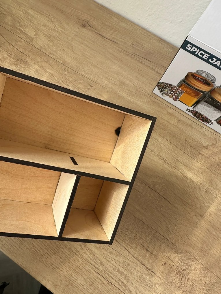 usporadejto.cz 2. akosť - Organizér na fólie/alobal, 4 priehradky do zásuvky, drevený VASKY 13 x 46 cm