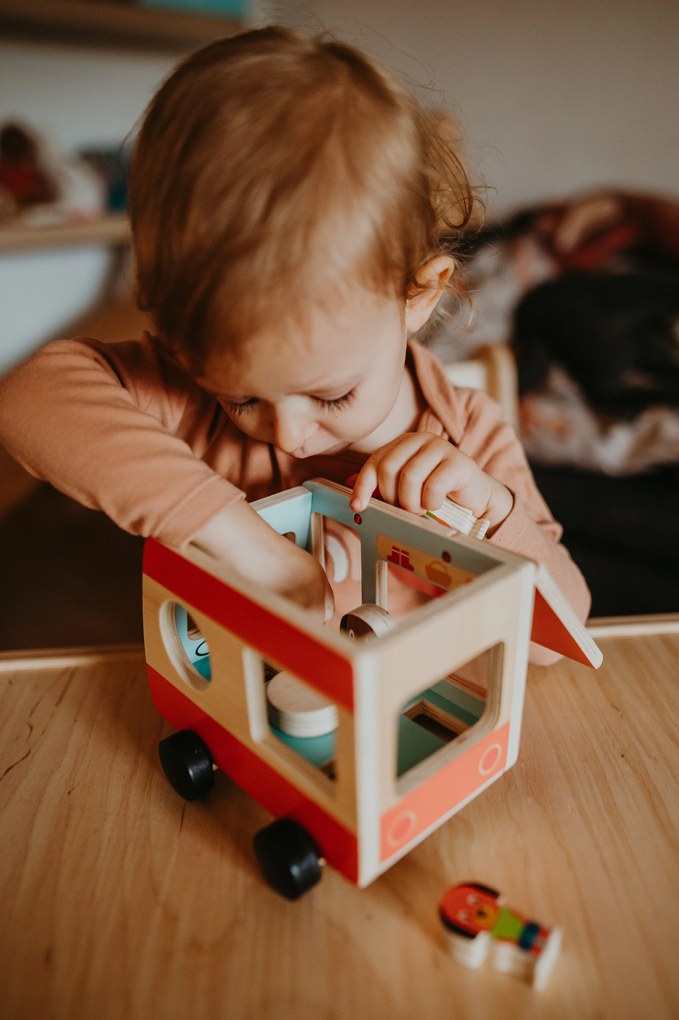 Obytné auto s medveďou rodinkou