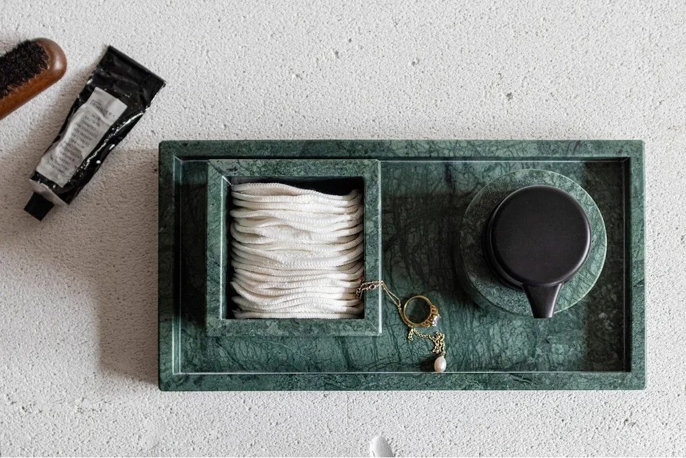 Tmavozelený mramorový kúpeľňový organizér na vatové tampony Marble – Mette Ditmer Denmark