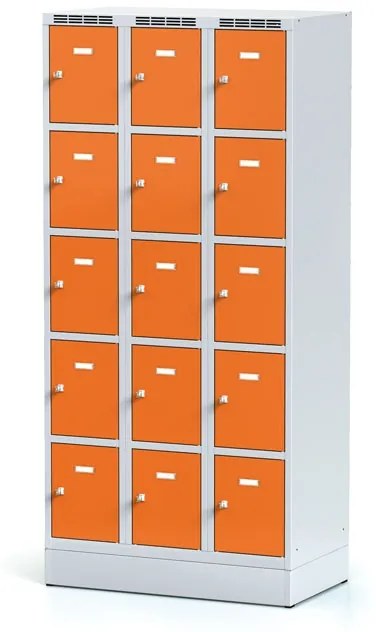 Alfa 3 Šatníková skrinka na sokli s úložnými boxami, 15 boxov, 1920 x 900 x 500 mm, otočný zámok, oranžové dvere