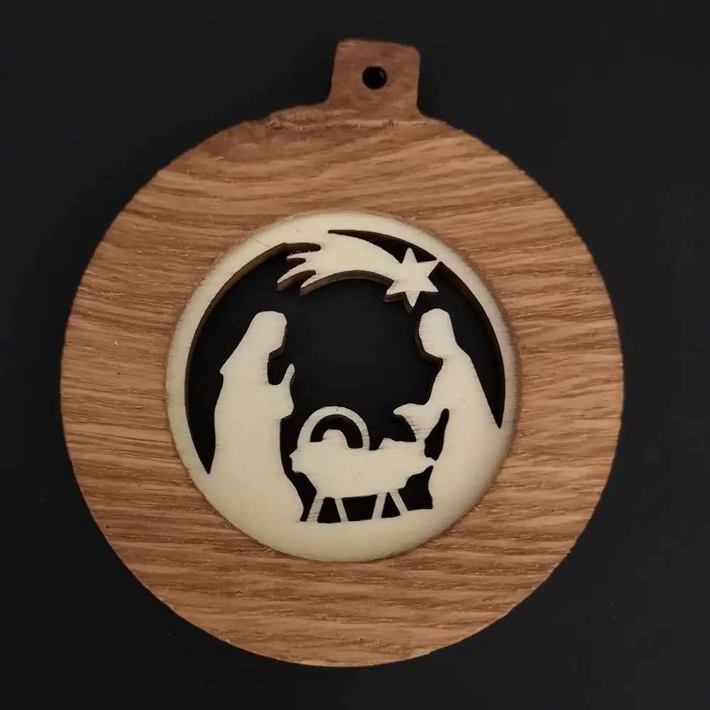 AMADEA Drevená ozdoba z masívu s vkladom - guľa s betlehemom 8 cm