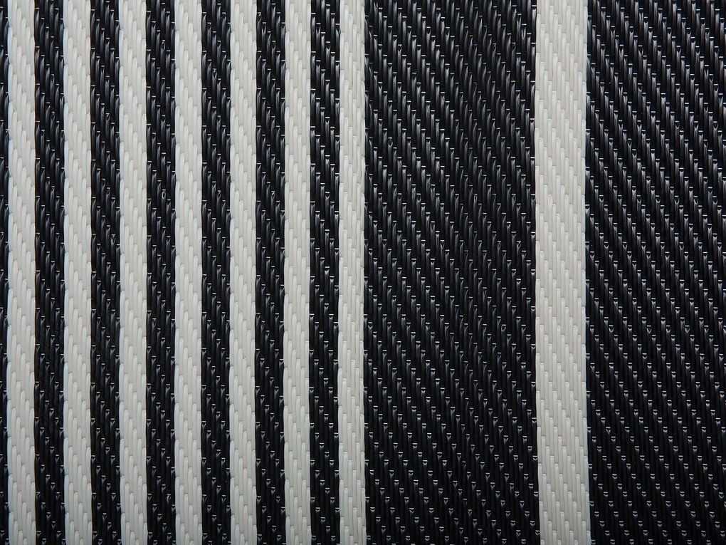 Vonkajší koberec 90 x 180 cm čierny HALDIA Beliani