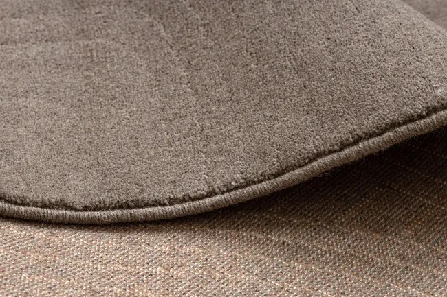 Koberec TEXTURA 488.12.LA600 Osta hnedý