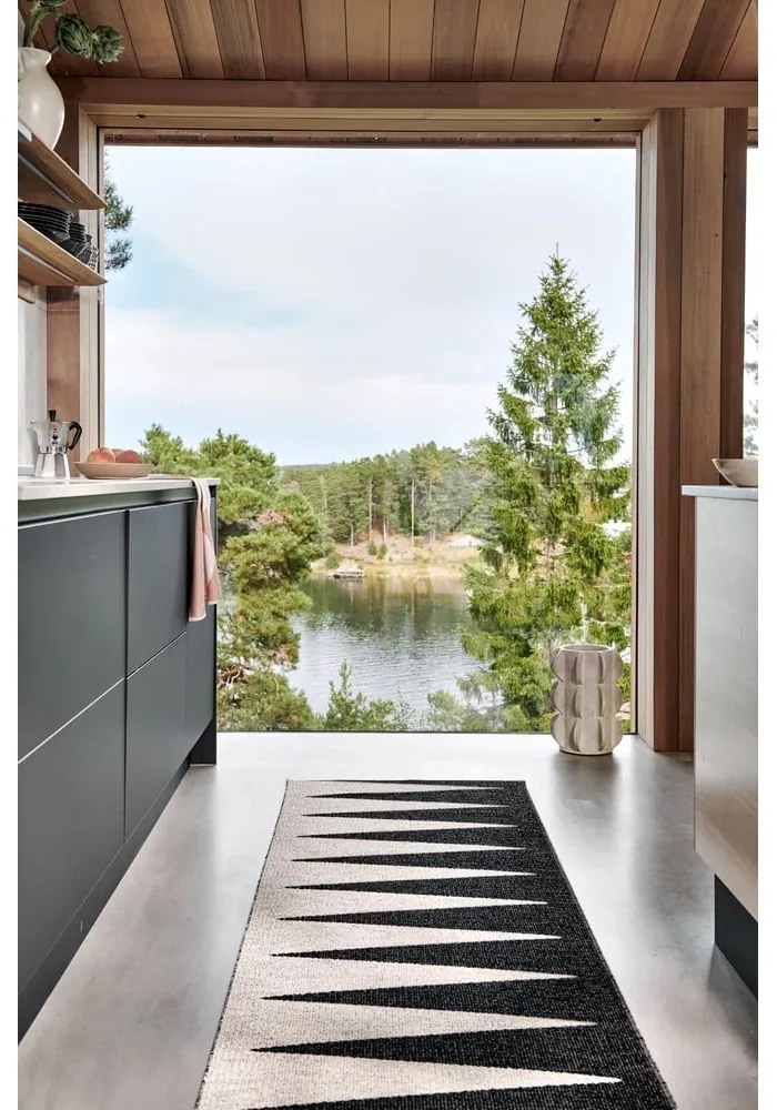 Čierno-biely vnútorný a vonkajší koberec 70x60 cm Vivi Black – Pappelina