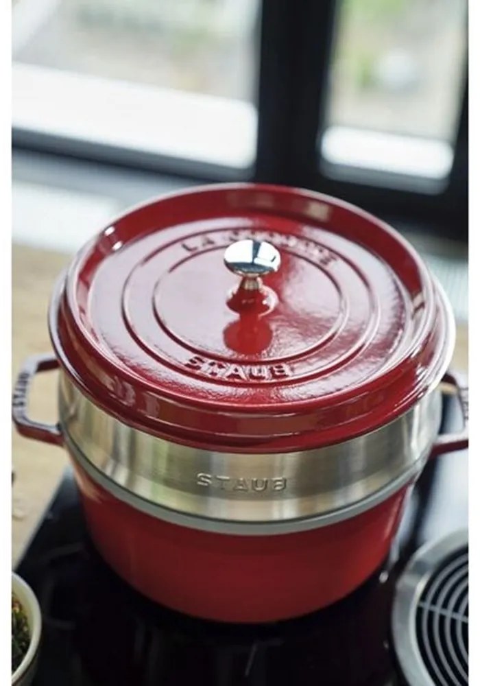 Staub Hrniec STAUB okrúhly 26 cm červený s parákom 5,2l