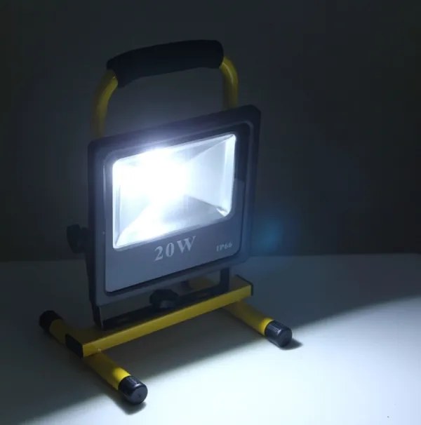 Wellhox LED prenosný nabíjateľný reflektor 20W