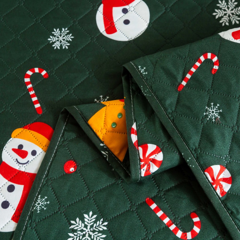 Prehoz na posteľ SNOWMAN AND GINGERBREAD, zelený Rozmer: 170 x 210 cm