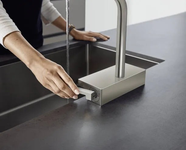 Hansgrohe Aquno Select M81, páková kuchynská batéria 250, vyťahovateľný výtok, 2jet, vzhľad nerezu, HAN-73836800