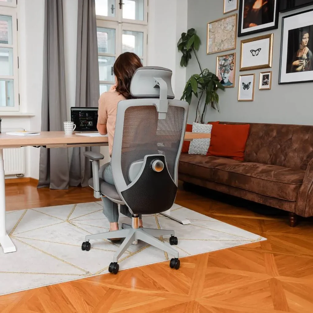 Liftor Space ergonomická kancelárska stolička, čierna
