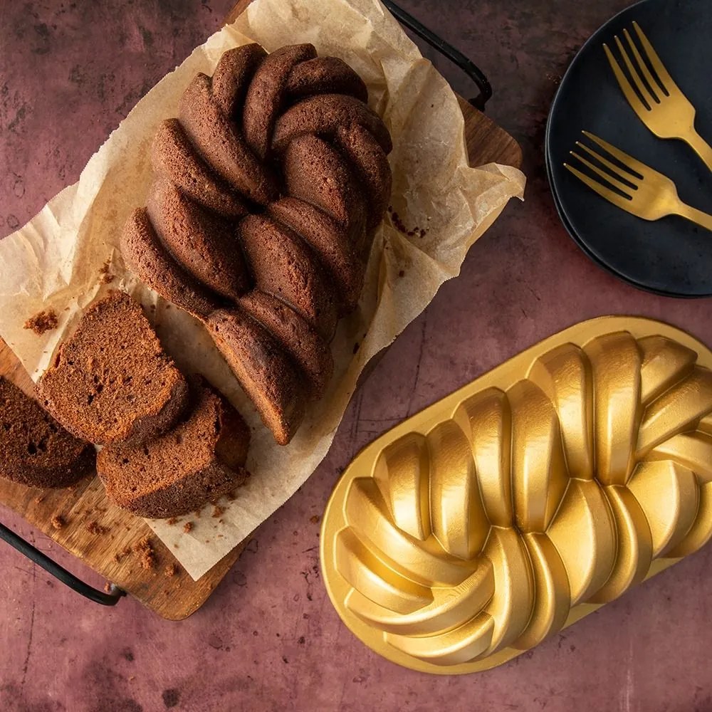 Nordic Ware Hliníková forma na chlebíček Gold 1,4l