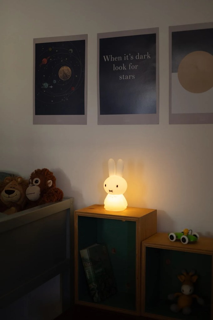 Mr Maria Stmievateľná LED lampička Miffy Shines 22 cm