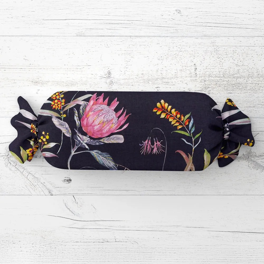 Biante Vankúš valec bonbon Sandra SA-427 Dúhové kvety na tmavo modrom 15x60 cm