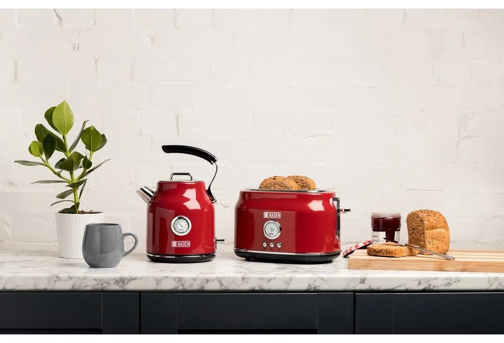 Červená rýchlovarná kanvica 1,7 l Dorset Putty – Haden