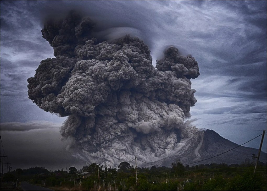 Sklenený obraz - Sopečná erupcia (70x50 cm)