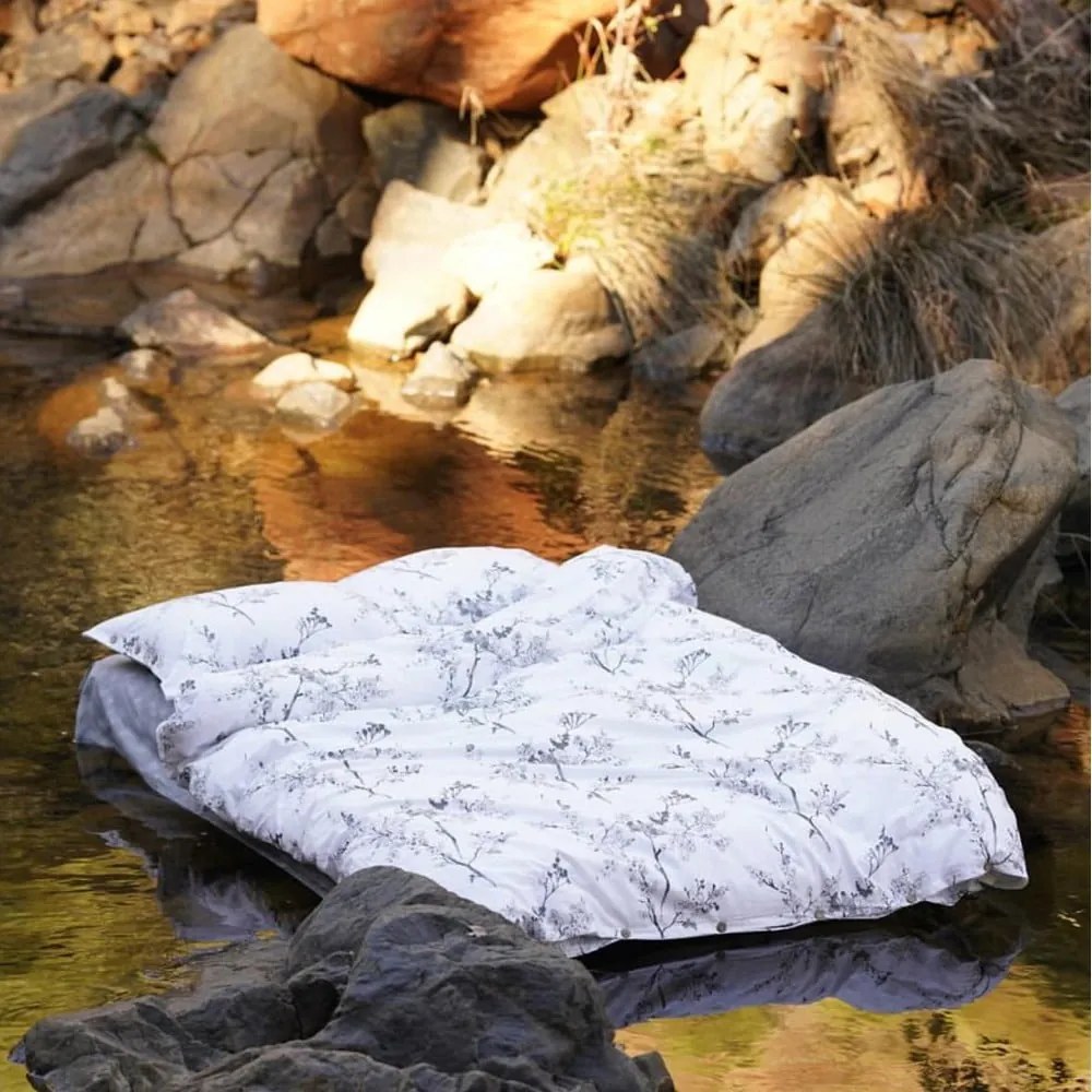 Biele/sivé obliečky na jednolôžko z bavlny Renforcé 140x200 cm White Floral – Mila Home Luxury