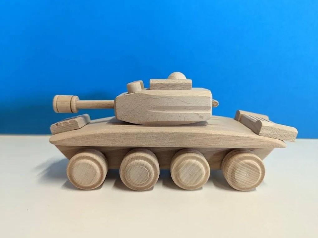 Drevený tank, 22 x 8 x 10 cm