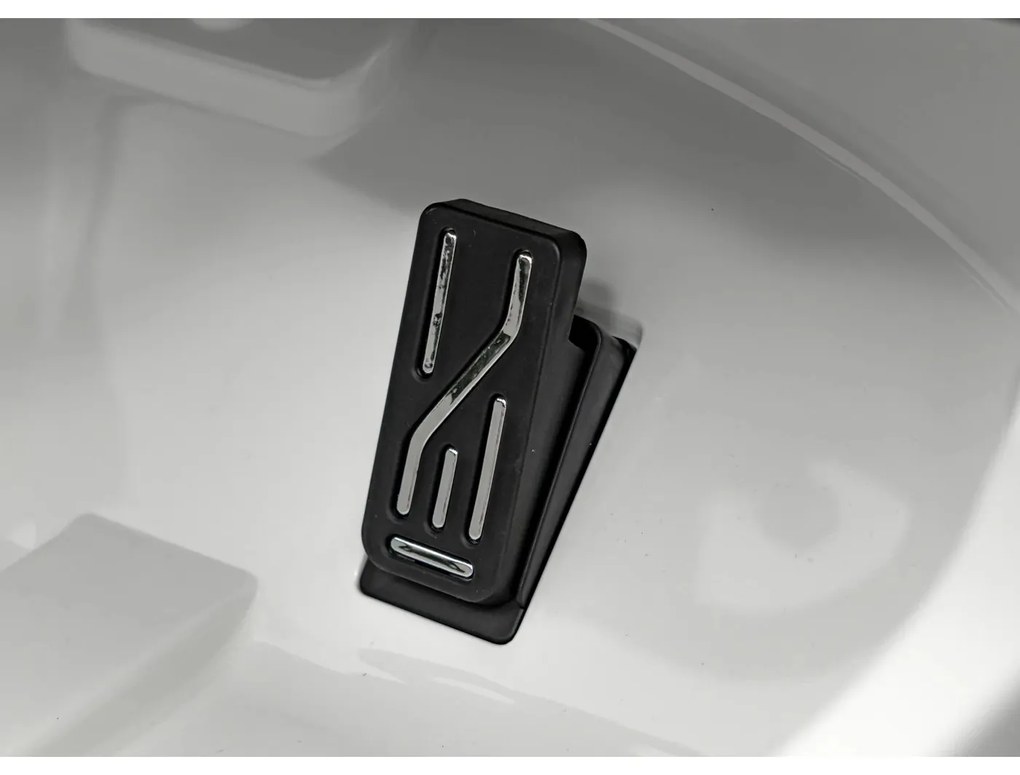 Elektrické autíčko Mercedes Benz AMG SL63 - biele