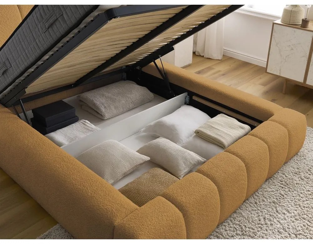 Čalúnená dvojlôžková posteľ s úložným priestorom s roštom 140x190 cm v horčicovej farbe Denali – Bobochic Paris