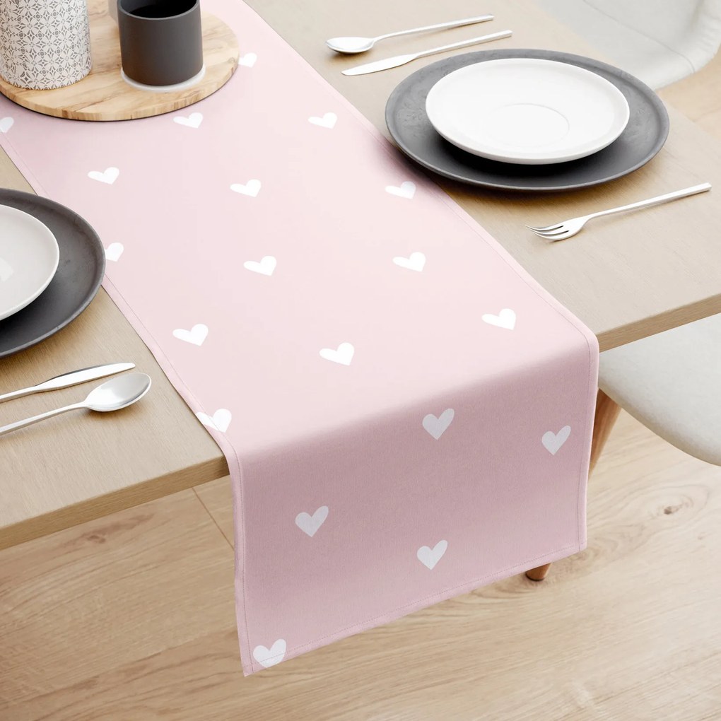 Goldea behúň na stôl 100% bavlnené plátno - srdiečka na púdrovo ružovom 35x120 cm