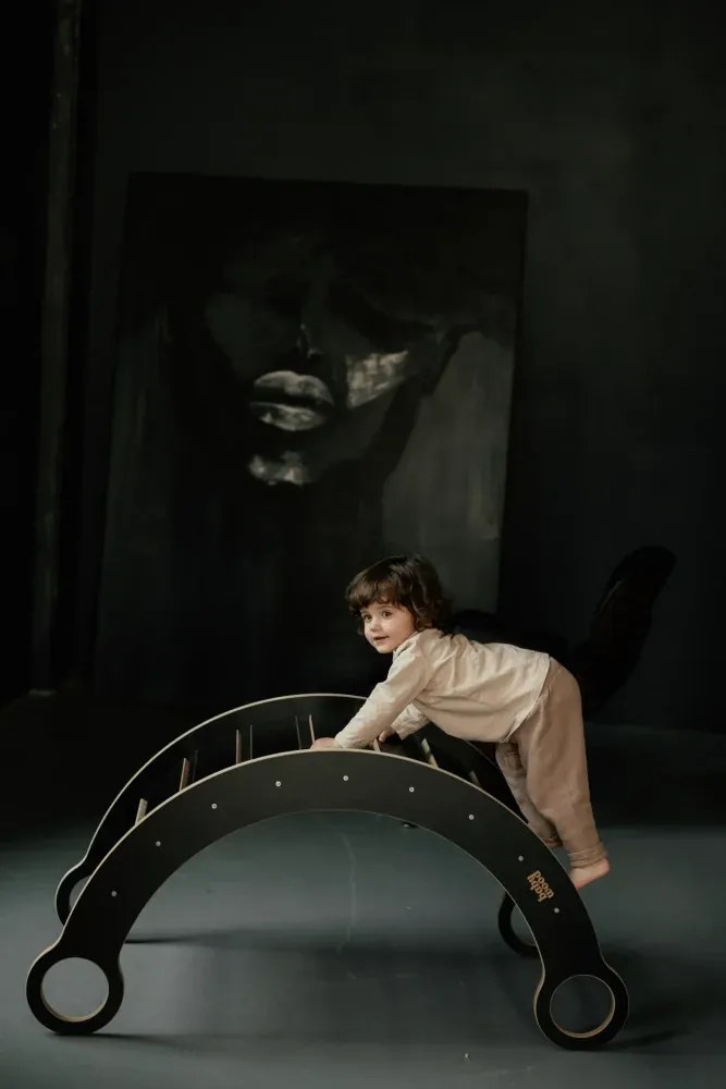 Montessori drevená hojdačka čierna L Čierna