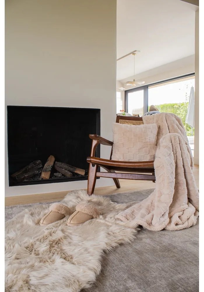 Béžová deka z mikroplyšu 150x200 cm Rava – Tiseco Home Studio