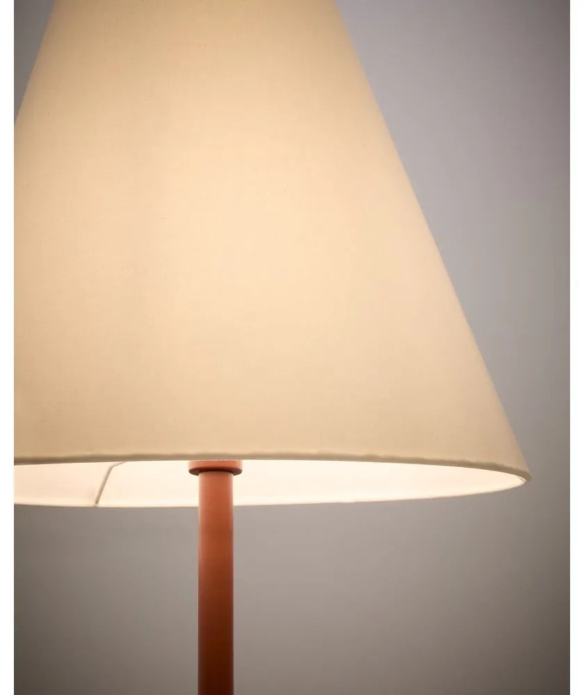 Stojacia lampa v terakotovej farbe s textilným tienidlom (výška 153 cm) Navat – Kave Home