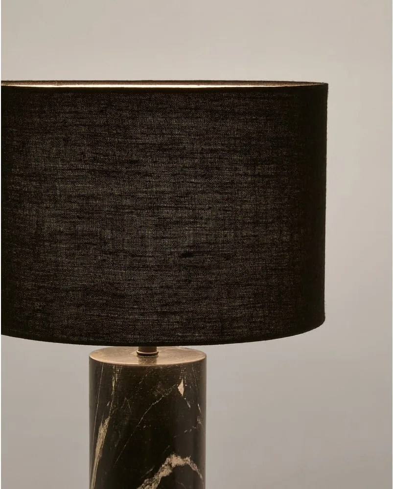 Čierna mramorová stolová lampa s textilným tienidlom (výška 57 cm) Vex – Kave Home