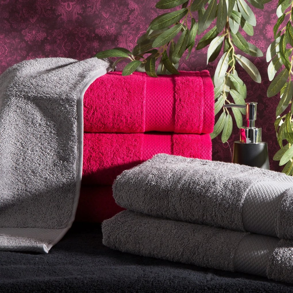 BAVLNENÝ UTERÁK LORITA 50X90 CM TMAVOSIVÁ