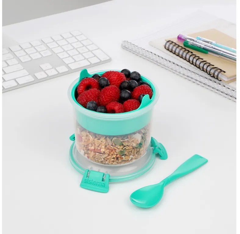 SISTEMA Box na jogurt a müsli, 2 komory+lyžica, SISTEMA, 530ml, mix farieb Farba škatuliek SISTEMA: Zelená