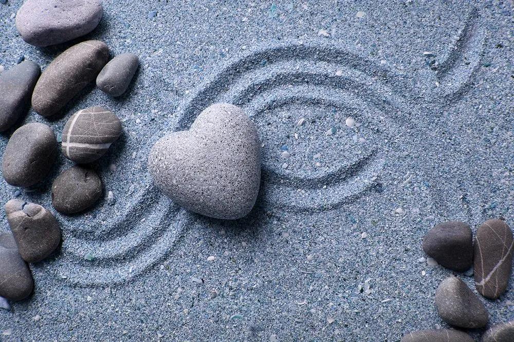 Fototapeta srdce z kameňa na piesku - 150x100
